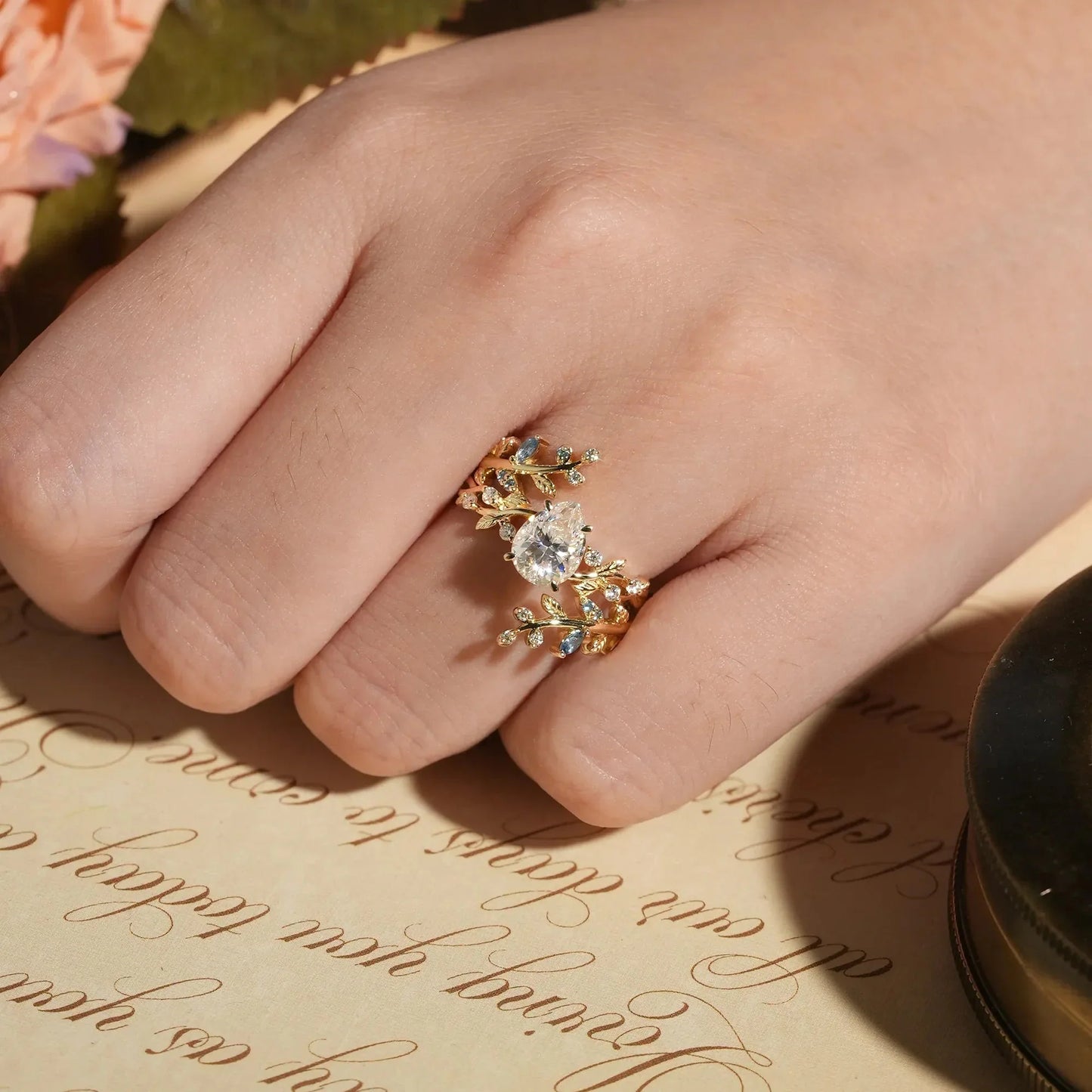 Aphrodite's Enchanted Vine | Moissanite Leaf Engagement Ring Set 2pcs-Vesper