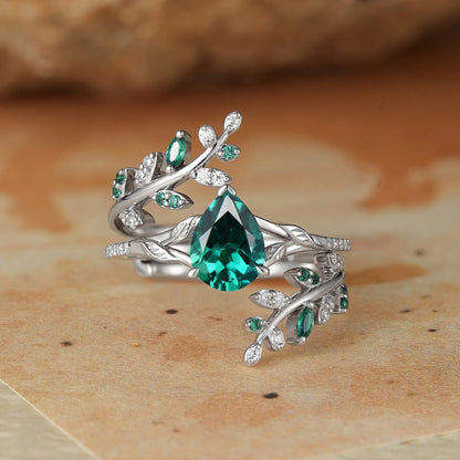 Aphrodite's Enchanted Vine | White Gold Emerald Engagement Ring Set -Marigold