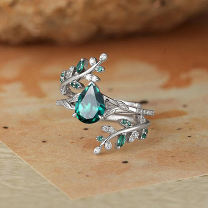 Aphrodite's Enchanted Vine | White Gold Emerald Engagement Ring Set -Marigold