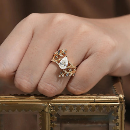 Aphrodite's Nature-Inspired Pear Cut Moissanite and Sapphire Ring Set - Aurora