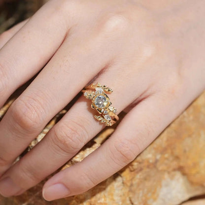 Blooming Rose Moissanite with Rose Buds Ring Set - Yuna