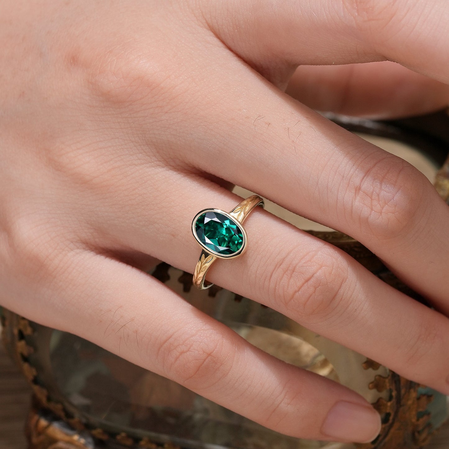 Golden Elegance: Oval Emerald Leaf Ring | Celia (925 Silver)