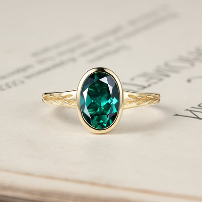 Golden Elegance: Oval Emerald Leaf Ring | Celia (925 Silver)