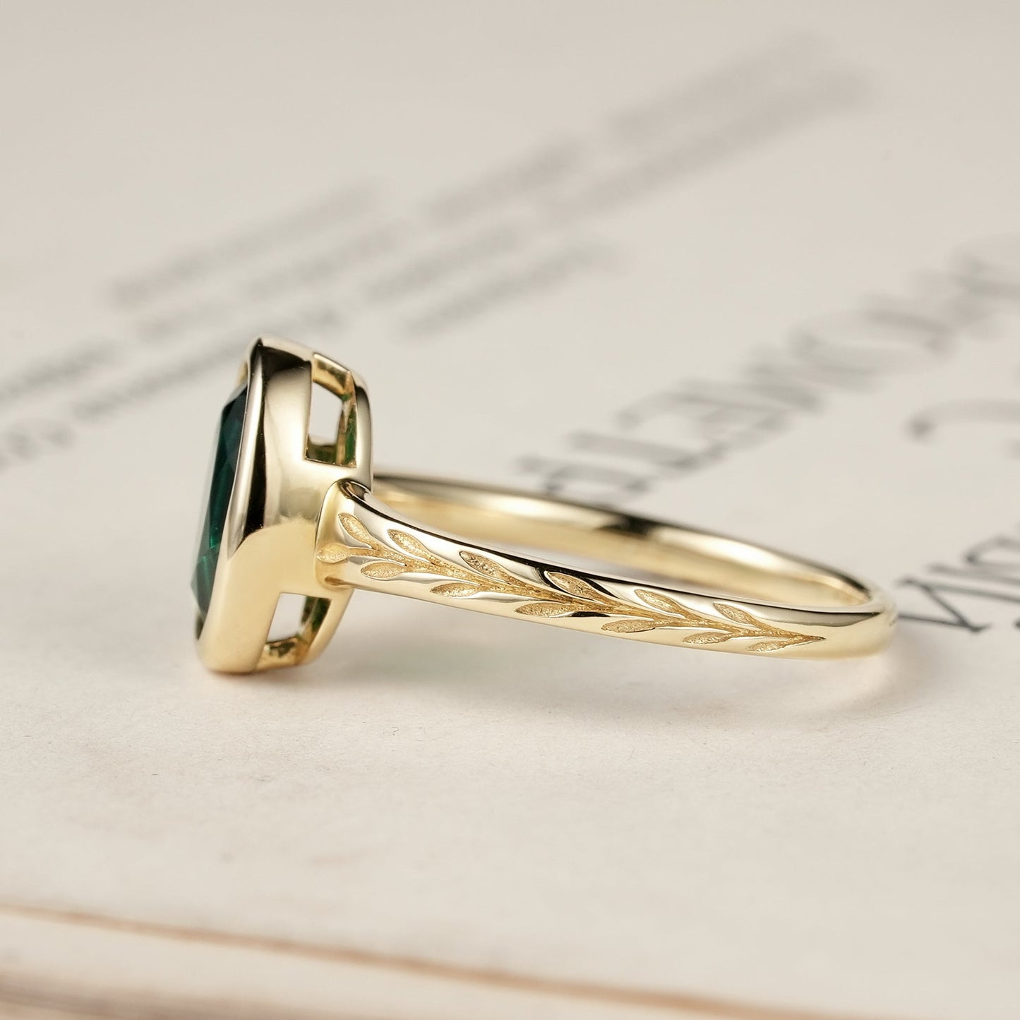 Golden Elegance: Oval Emerald Leaf Ring | Celia (925 Silver)