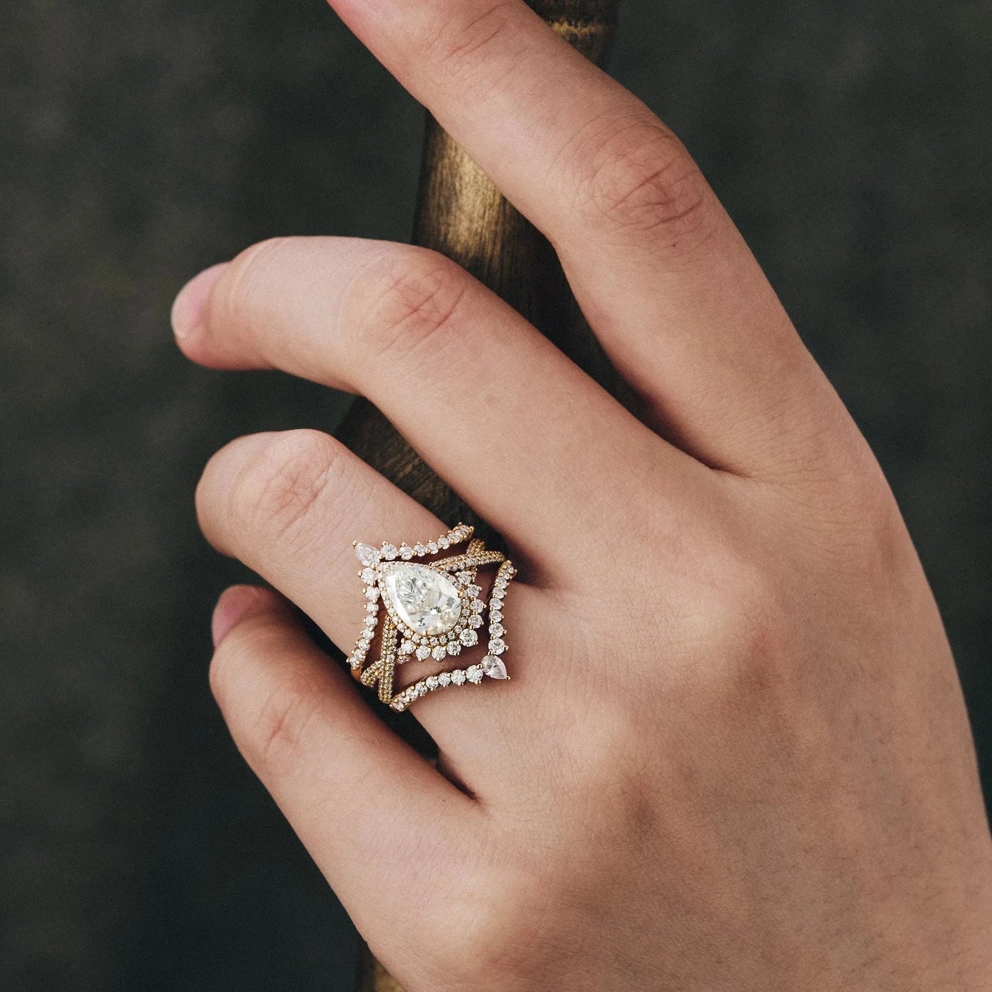 Gorgeous Pear Cut Lab Grown Diamond Engagement Ring Set 3pcs - Amaryllis - GemsMagic