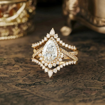 Gorgeous Pear Cut Lab Grown Diamond Engagement Ring Set 3pcs - Amaryllis - GemsMagic