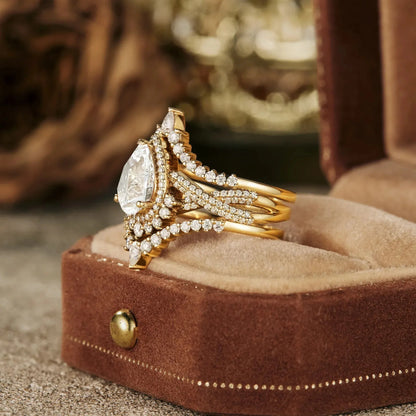 Gorgeous Pear Cut Lab Grown Diamond Engagement Ring Set 3pcs - Amaryllis - GemsMagic