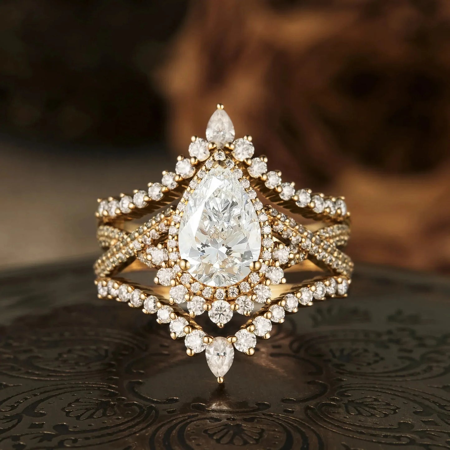 Gorgeous Pear Cut Lab Grown Diamond Engagement Ring Set 3pcs - Amaryllis - GemsMagic