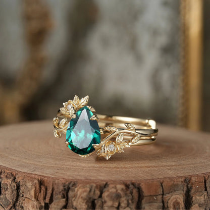 Rose Blossom: Pear-Cut Emerald Leaf Ring Set - Helena