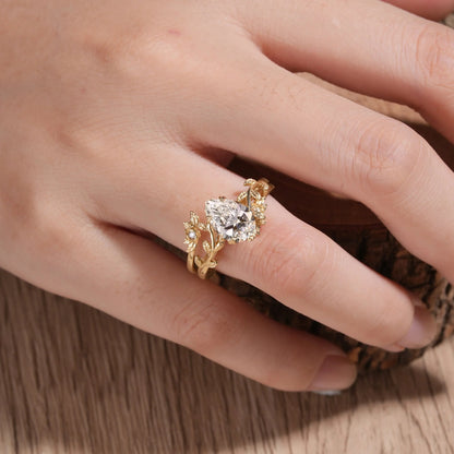 Rose Blossom: Pear-Cut Lab Grown Diamond Leaf Ring Set - Helena