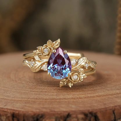 Pear Cut Moissanite Gold Floral Engagement Ring Set - Camille