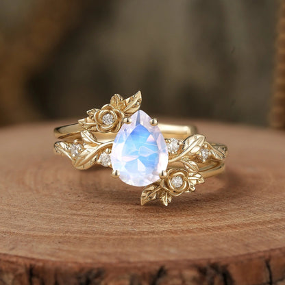 Pear Cut Moissanite Gold Floral Engagement Ring Set - Camille