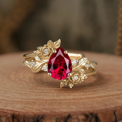 Pear Cut Moissanite Gold Floral Engagement Ring Set - Camille