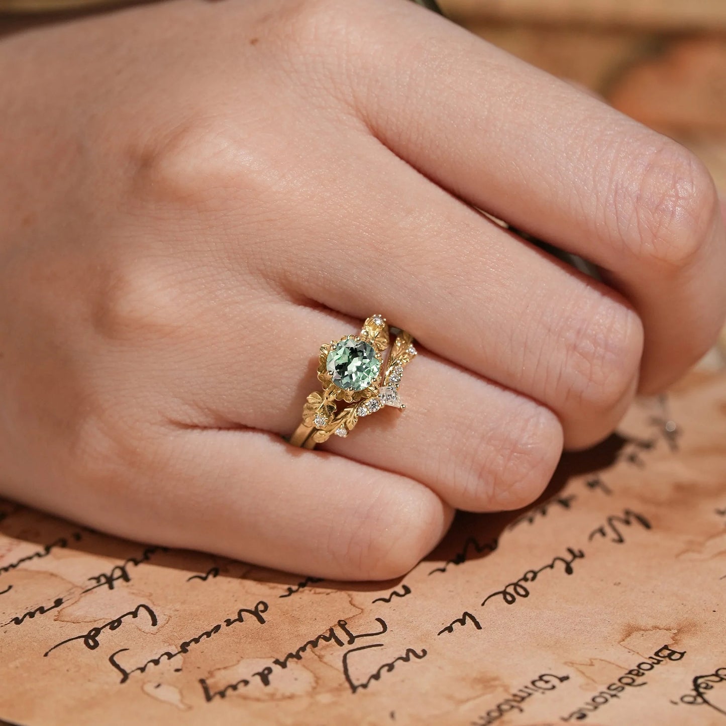 Round Cut Green Sapphire Nature Inspired Bridal Ring Set - Leora
