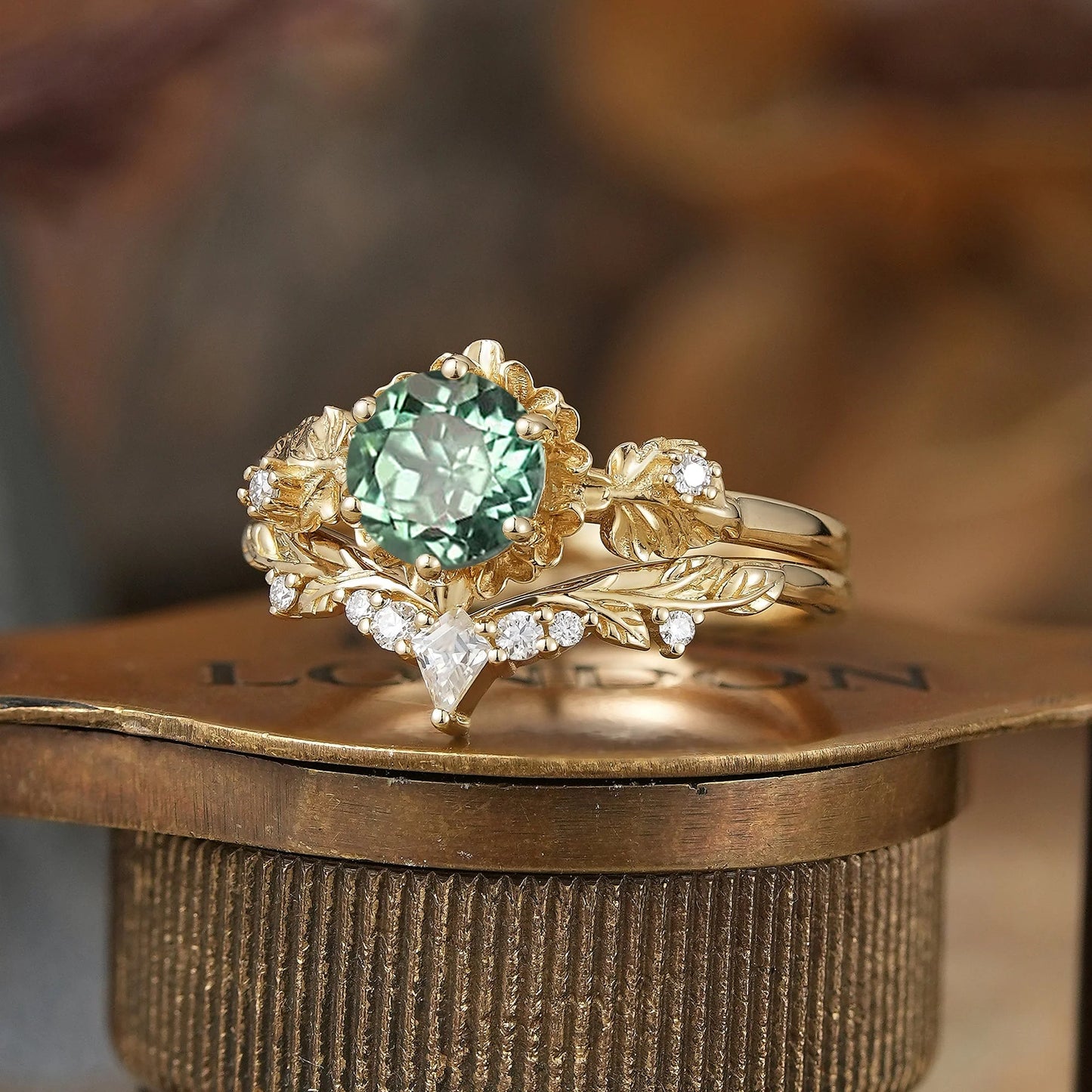 Round Cut Green Sapphire Nature Inspired Bridal Ring Set - Leora
