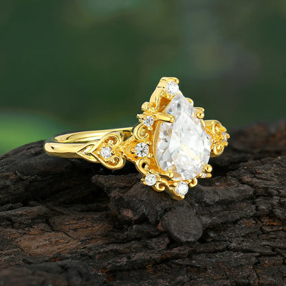 Luxury 4 Prong Pear Cut Moissanite Stackable Ring