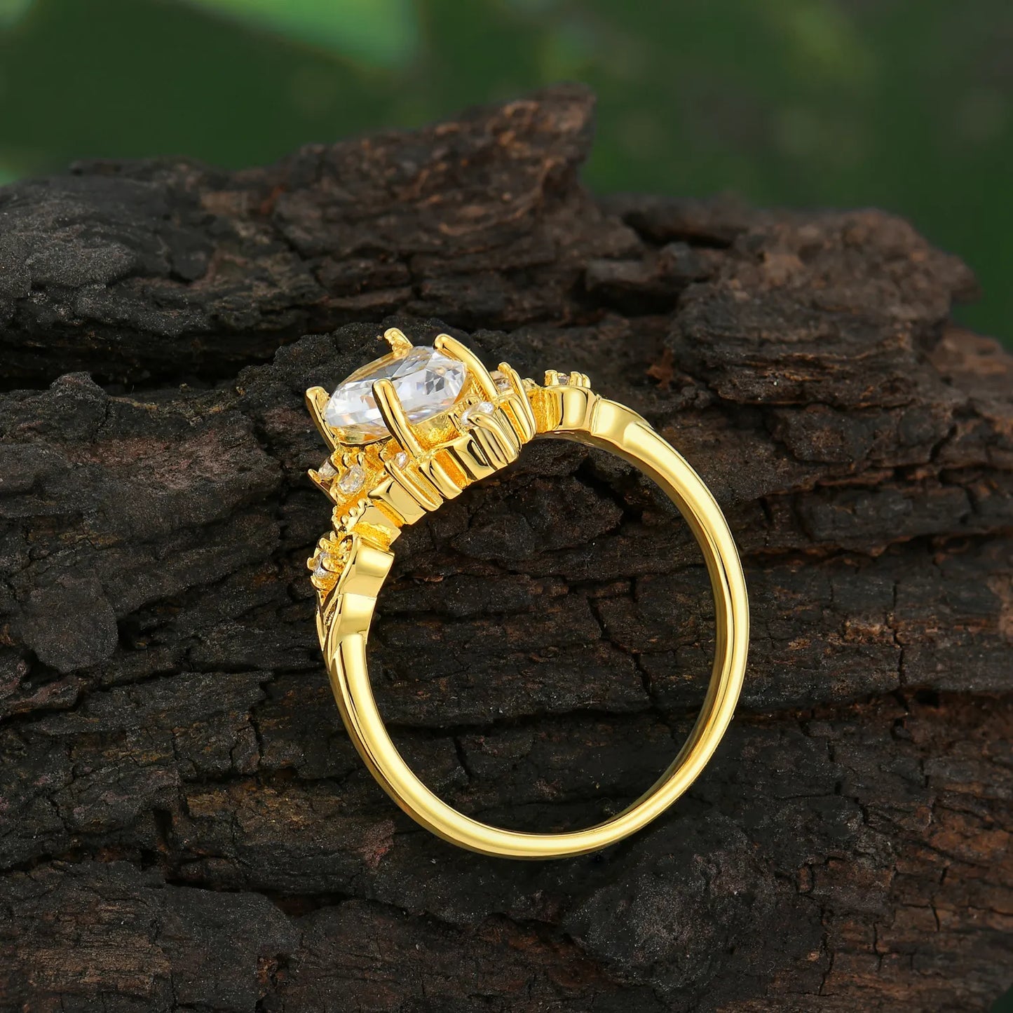 Luxury 4 Prong Pear Cut Moissanite Stackable Ring