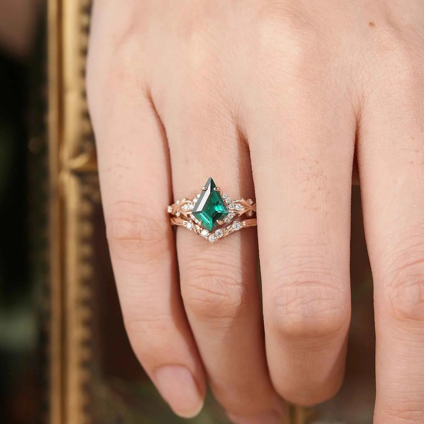Twig Emerald & Moissanite Bridal Set - Leonie