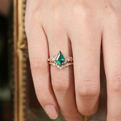 Twig Emerald & Moissanite Bridal Set - Leonie