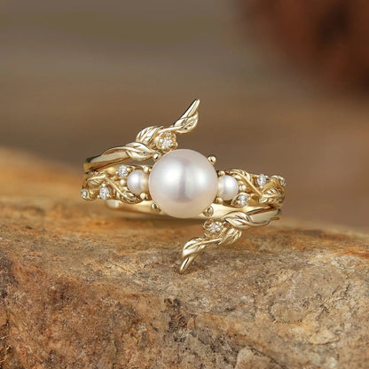 Vintage Leaf-Inspired Gold Ring with Pearl-Indra