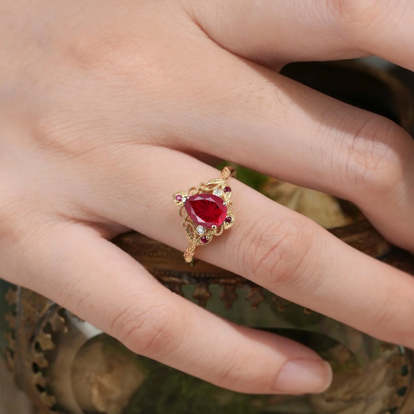 Vintage Milgrain Design Sparkle Cut Ruby Leaf Ring Set-Eulalia